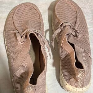 Women's Blush  Casual Sneakers